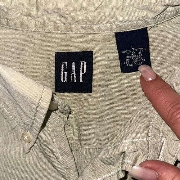 Gap Men’s Khaki Button Down Shirt! - Picture 3 of 7